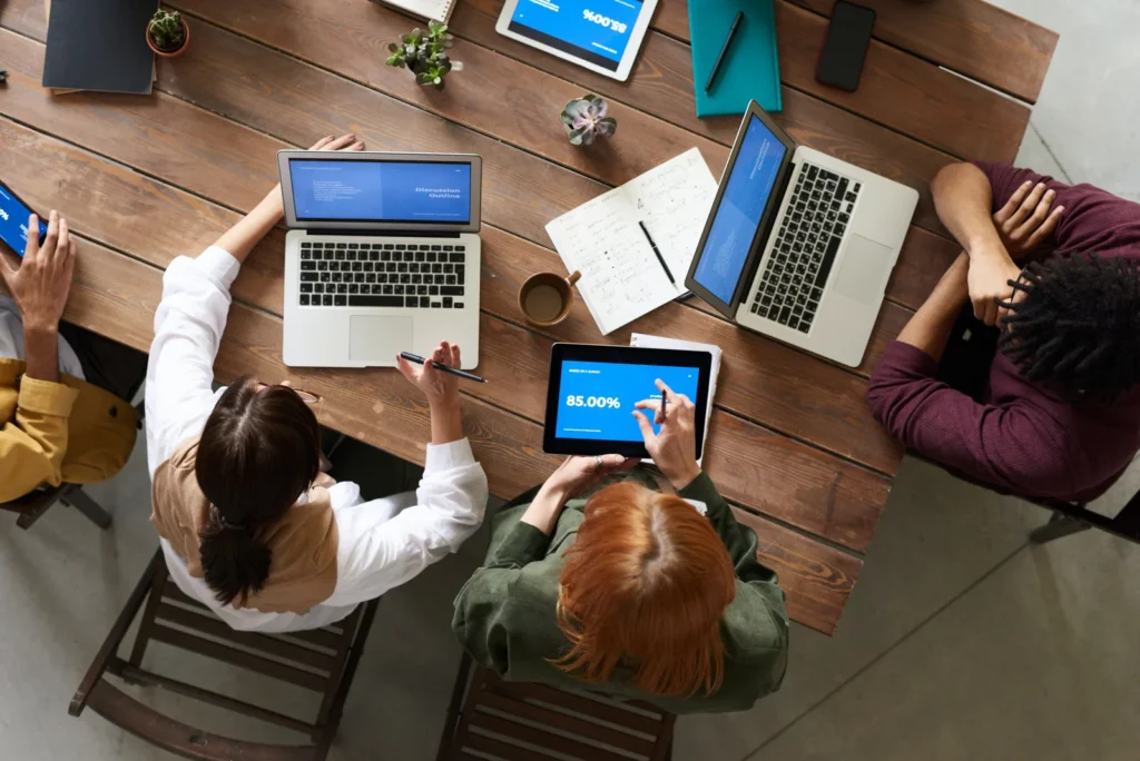 Sistema para empresa de locação: saiba como funciona a DN4 - Toda empresa que deseja inovar os resultados do seu negócio, buscando mudar totalmente a rotina de trabalho e conquistar todos os benefícios oriundos dessa mudança, deve começar a utilizar um sistema de gestão empresarial.